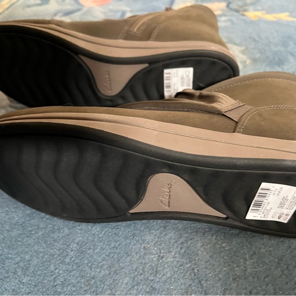 Clarks Cloudsteppers Ankle Boots New in Box - Picture 4 of 13